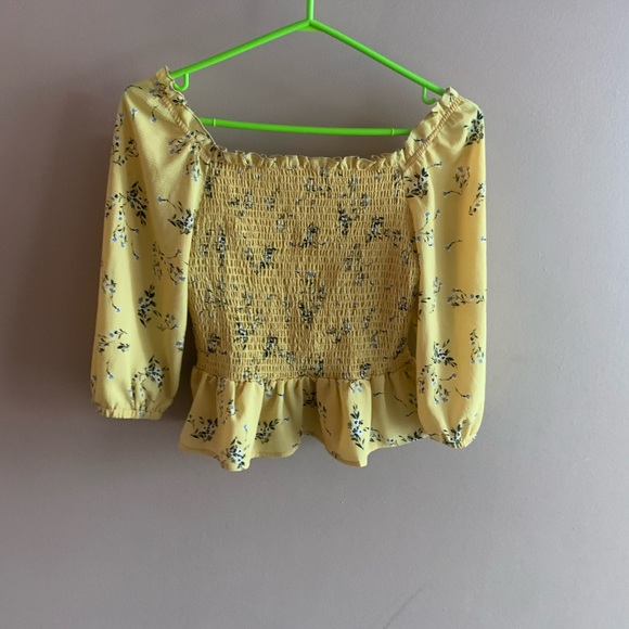 🌹 4/$30 LIBERTY cropped blouse - Picture 2 of 5